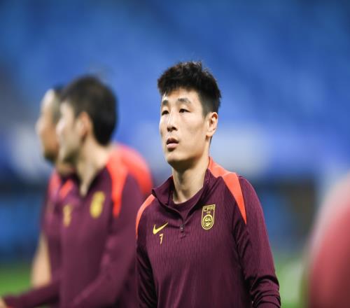 李璇：武磊回归国足精神层面大于竞技层面，他的榜样应是于汉超
