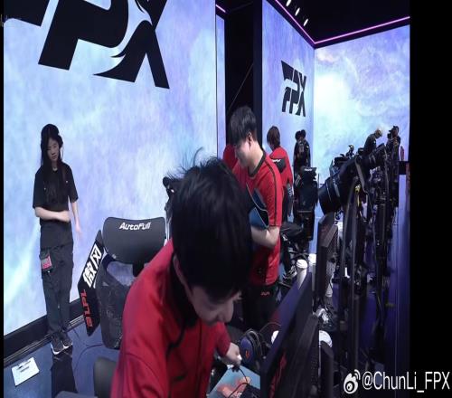 FPX老板chunli看晋级淘汰赛：真刺激！