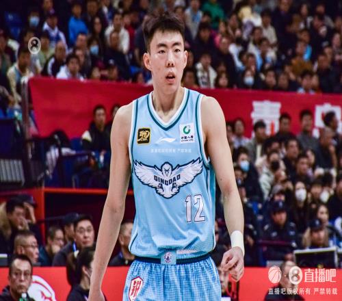 直播吧：青岛队已经与段昂君达成为期3年的续约合同意向