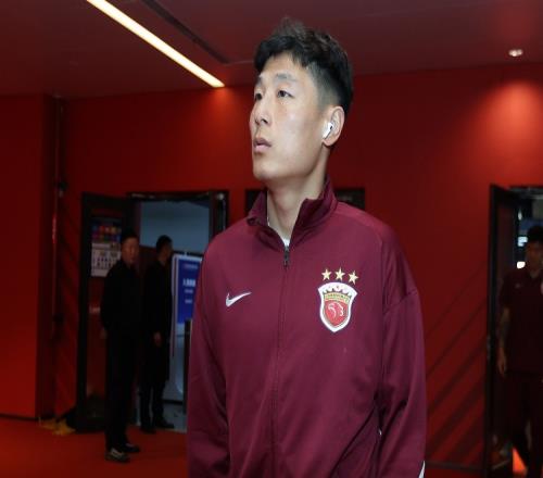 记者：武磊此前说打半场以上都很困难，至于以后也只能看恢复情况
