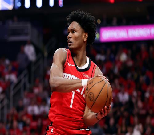 阿门汤普森在生涯前两年即入选防守一阵NBA历史第九人
