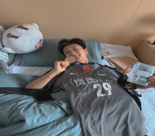 武汉女足门将丁旋报平安：静养一段时间两三个月后又是好汉一条