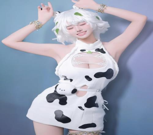 Faker美女粉丝晒COS照：非常有实力捏！