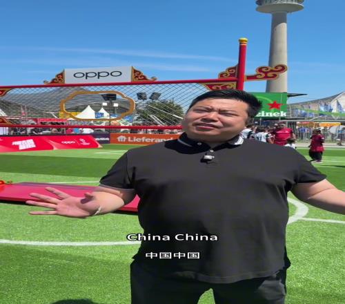卡卡都被瑞哥的气场震住了卡卡：我喜欢吃辣，可能会去重庆