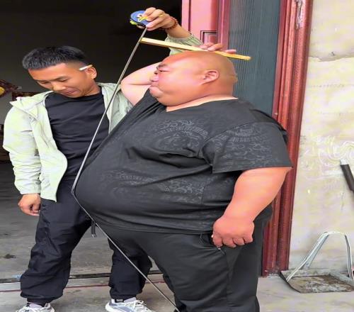 帮忙看看这位兄弟190的身高，是不是打篮球的料