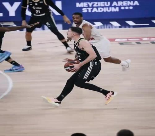 为老东家积攒好运罗伯森季后赛连拿MVP！