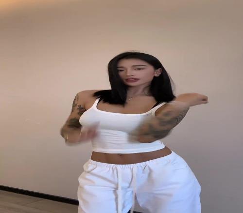 李添荣女友胡玄子热舞：三年前的BGM翻出来
