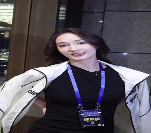 杨政女友孟雅芳：笑出法令纹来也没事，开心最重要！