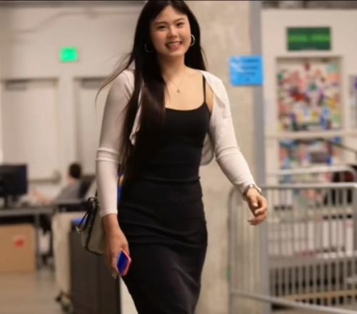 继续加油冲！李月汝晒照：勇敢说再见才能被奖励新的开始