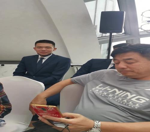 青涩的小杨让人意料不到他能有如此了得的成绩，期待他的表现