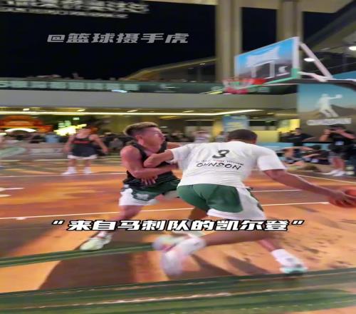 不要质疑NBA的实力！凯尔登看着都不快，但是打的非常轻松