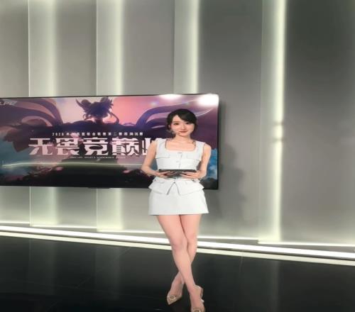 端庄大方！主持童童晒照：今日份上班ootd，大家儿童节快乐只看楼主回复