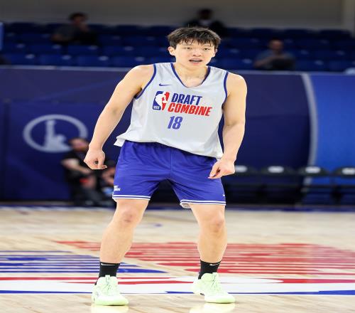 NBA训练师：之前大家都在讨论瀚森能否被选中现在则是冲击首轮了