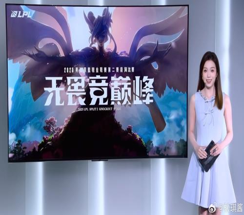 主持松琪晒照：下班打卡下班早能赶上回家地铁