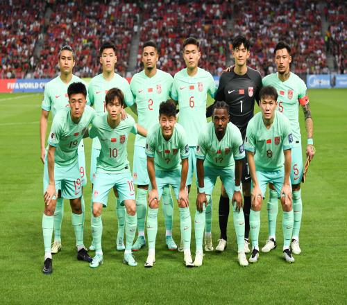 王多多看国足无缘世界杯：跟自己比进步了但是你的对手早特么跑前面了
