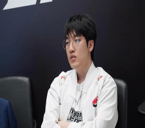 Tarzan成为LPL首位代表三支不同战队晋级决赛的打野选手