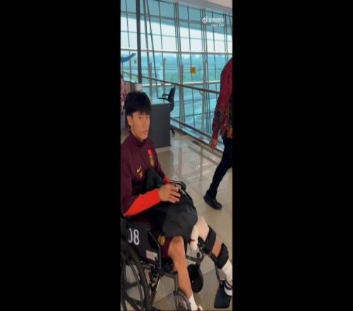 成都蓉城官方：胡荷韬左膝韧带和半月板疑似损伤，有待进一步检查