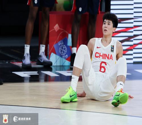 浙江官方：李悦洲在备战U19世青赛训练中遭遇横突骨折伤停3个月