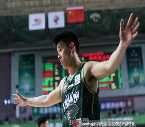 直播吧：独行侠试训林葳因球队需要后卫+林葳proday表现不错