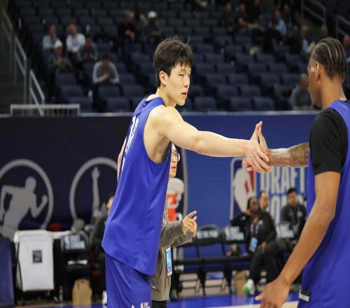 2周提升21名！ClutchPoints模拟选秀：杨瀚森飙升到37顺位