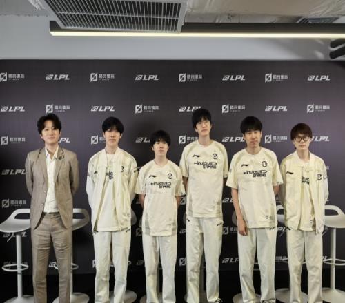 iG赛后群访RookieBLG是很强的对手我们复盘改正小失误就有机会