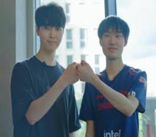 跟着我左手右手一个慢动作！Chovy和Knight连续三次齐聚MSI