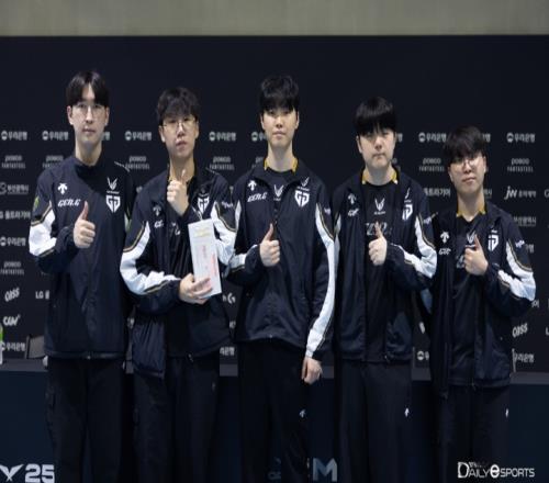 GEN是自OGN以来第三支LCK单赛段全胜队伍，前两队为14SKT22T1
