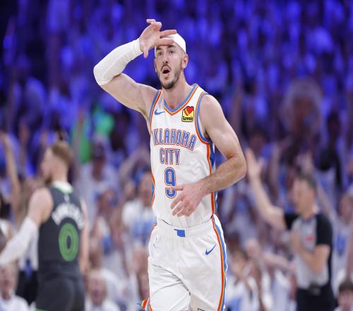 攻防一体卡鲁索砍下至少20分5抢断NBA历史总决赛替补首人
