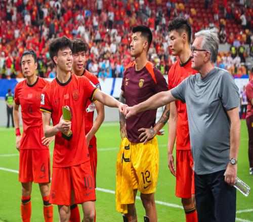 是不是换帅换晚了躺进18强赛07日本主场12沙特伊万都没下课
