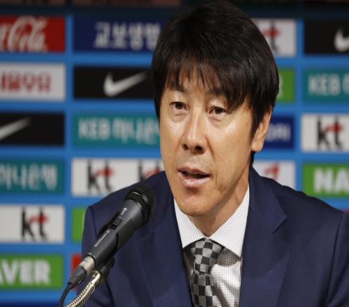 执教国足相关人士：申台龙并未接到中国足协的任何提议或联系