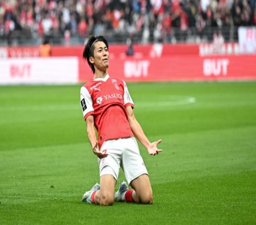人帅球还踢得好！中村敬斗发个人写真，并表示下赛季进球数超10个
