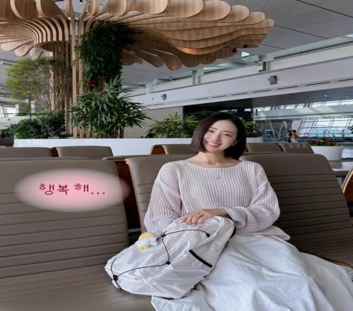 LCK主持裴惠智晒照：到温哥华了，一起享受下周的MSI吧