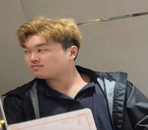 致敬JKL的国际大赛前染发Bin表示MSI之前想染一头黄毛