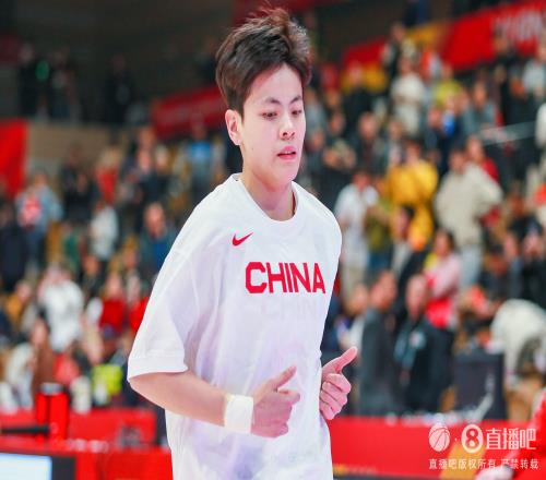 内外开花！杨舒予半场6中5高效贡献11分外加3助三分2中1