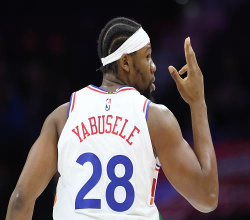 场均11分5.6板2.1助！亚布塞莱：我真的很想继续留在NBA