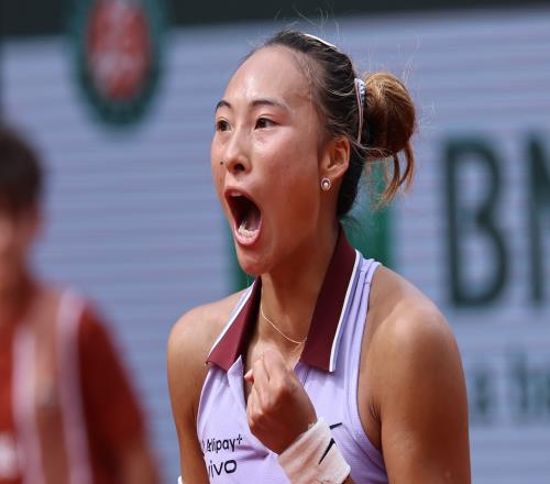 郑钦文锁定了温网五号种子！凯斯以02不敌万卓索娃遭遇一轮游