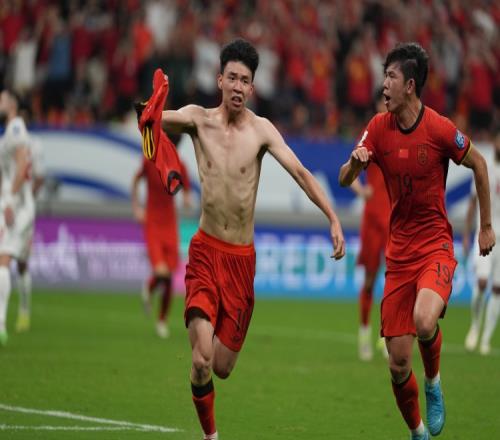 媒体人：王钰栋未来的国家队考验会更严峻，他需要担负起众人希望