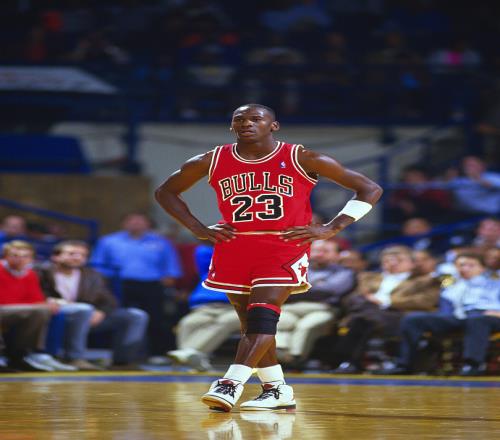 1984年的今天：乔丹第3顺位被公牛选中大梦状元巴克利成5号秀