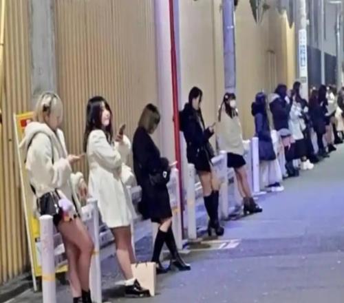到底是谁瓜主爆料：LPL某位选手疑似背着女友逛去日本风俗店