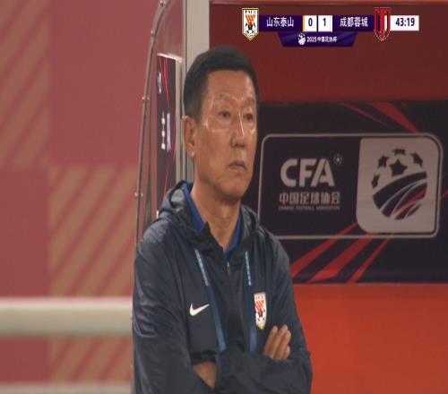 记者：泰山田忌赛马有没有必要下半场两外援上来看看有什么变化