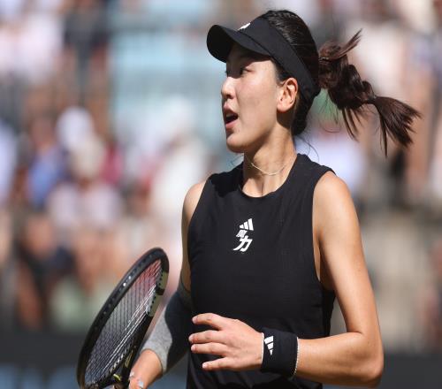 加油！WTA500柏林站决赛：王欣瑜11扳平万卓索娃，进入决胜盘