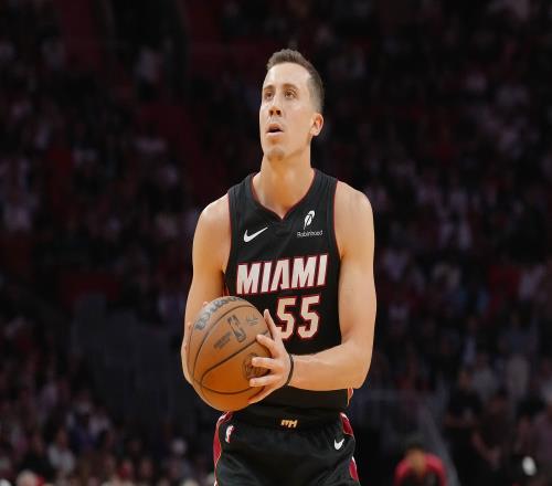 美记：邓罗合同部分保障他若涉及杜兰特的潜在交易可助太阳避税