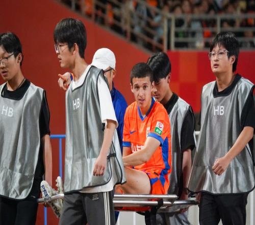 依木兰本赛季中乙仅出场3次，记者：伤还没好，还得一个多月