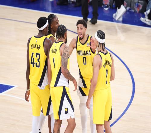 个个都能打！步行者单个季后赛8名球员得分200+NBA历史首队