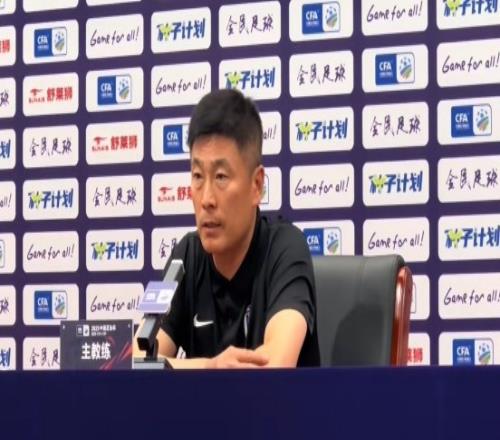 记者：李国旭名气不大但值得尊重，低谷中的中国足球需要这种气质