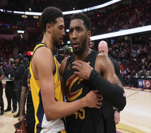 米切尔：小腿拉伤可不是闹着玩的！为哈利伯顿祈祷