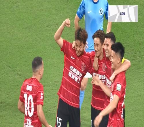 第15分钟，韦世豪助攻严鼎皓推射破门，蓉城20领先新鹏城
