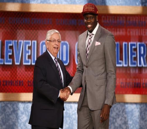 12年前今天：骑士用状元签选中安东尼本内特后者4年4队闪退NBA