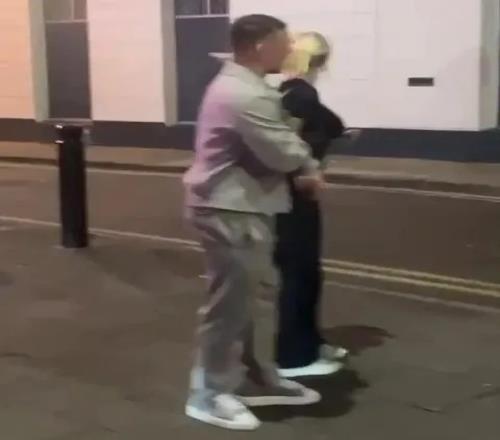 共度良宵太阳报：特里皮尔被发现和艳星深夜出行，将和妻离婚