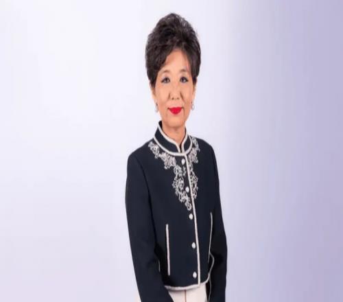 官方：里昂老板已辞去董事会职务，球队任命新主席蜜雪儿康